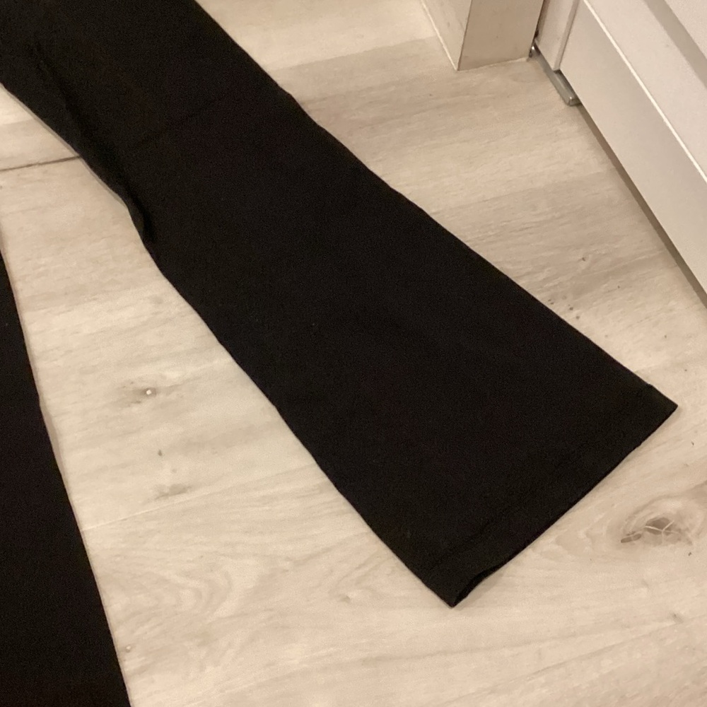lululemon athletica Black Flared Leggings with Gray printed Waistband - Picture 3 of 8